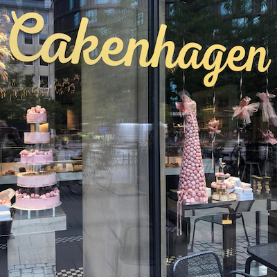 Cagenhagen feminin blåt butiksvindue